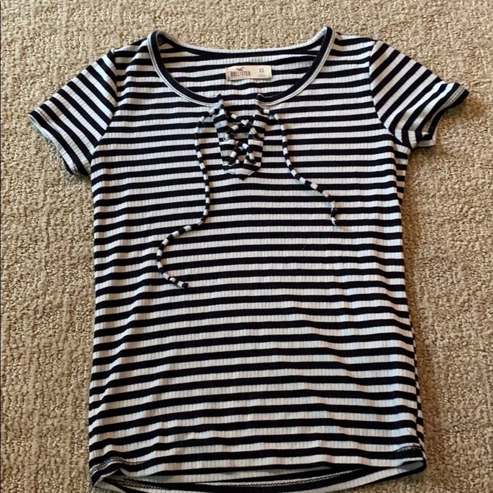 striped tight fitting shortsleeved shirt